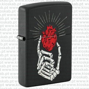 Zippo Heart in Hand Design
